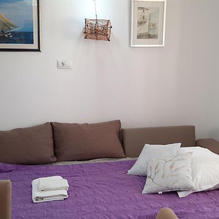 Apartments Villa Beba Komiža Екстериор снимка