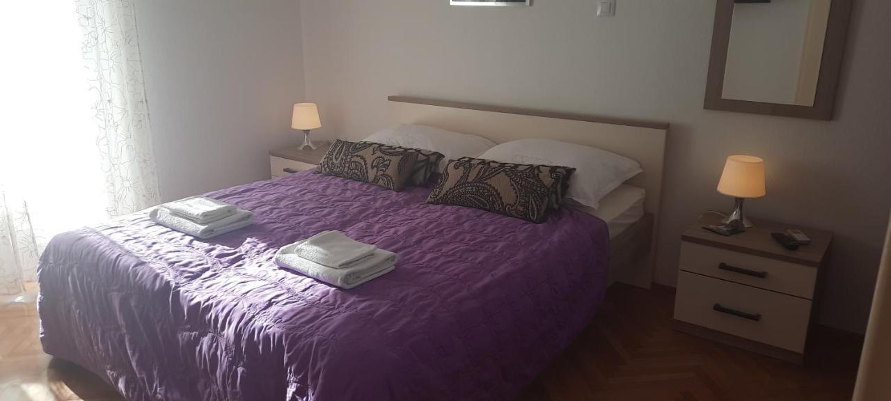 Apartments Villa Beba Komiža Екстериор снимка