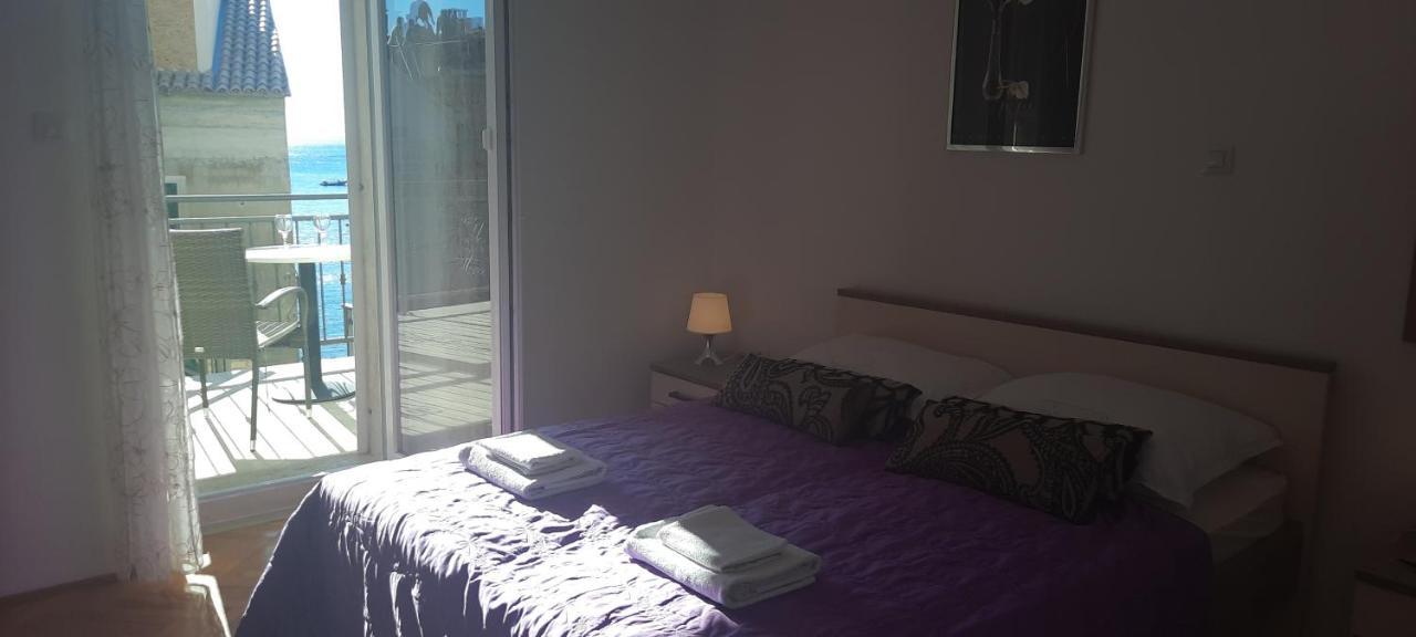 Apartments Villa Beba Komiža Екстериор снимка