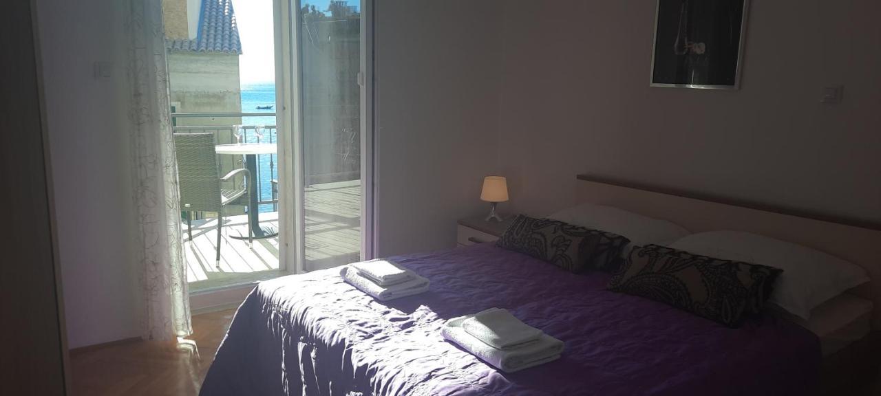 Apartments Villa Beba Komiža Екстериор снимка