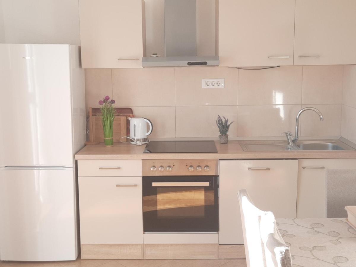 Apartments Villa Beba Komiža Екстериор снимка