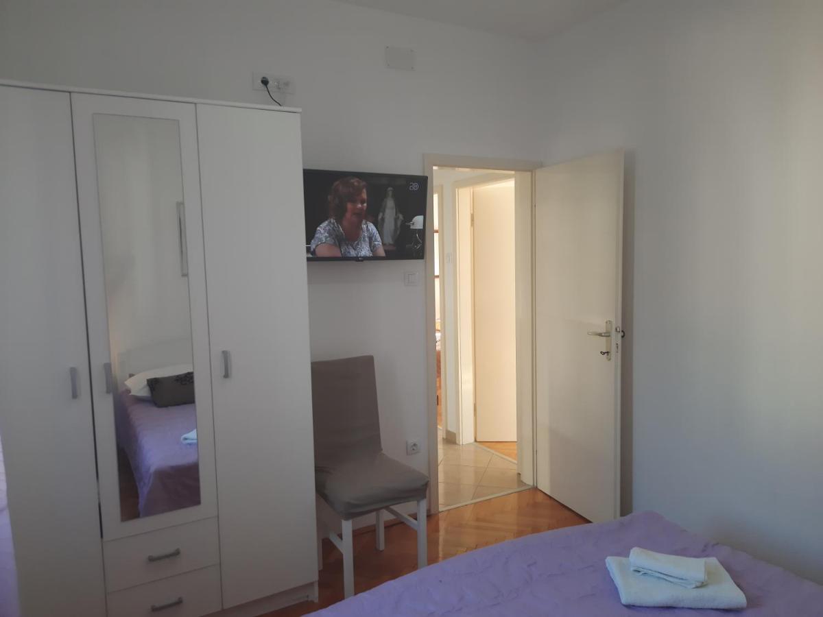 Apartments Villa Beba Komiža Екстериор снимка