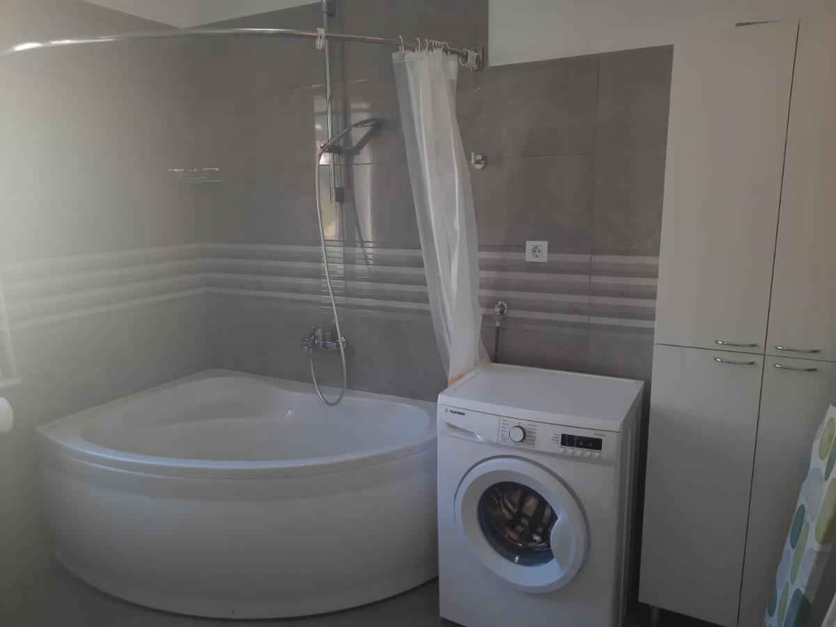 Apartments Villa Beba Komiža Екстериор снимка